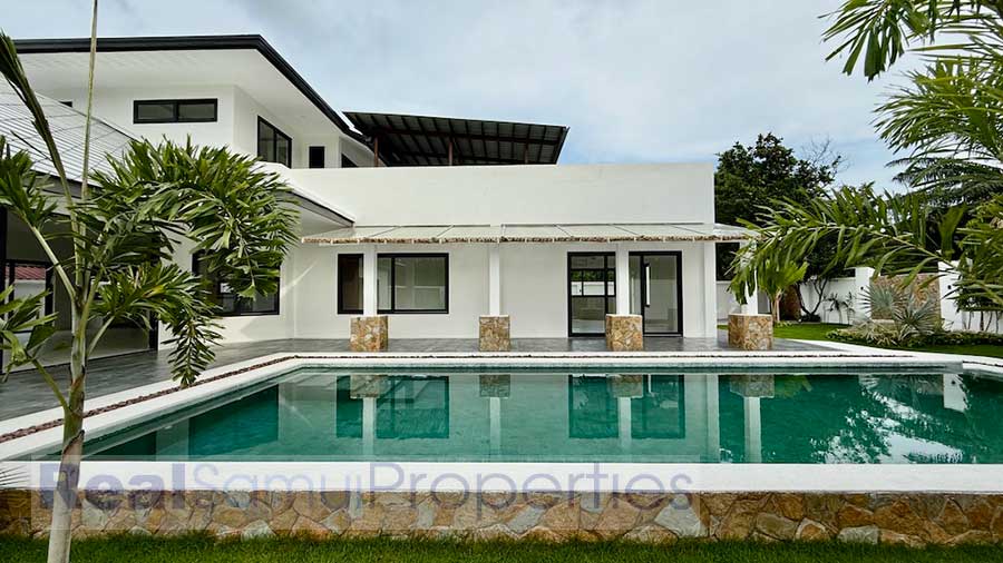 Private 4-Bed Tropical Modern 340 Sqm Garden Pool Villa, Ban Rak